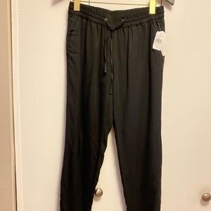 🆕 Moon & Meadow drawstring pants